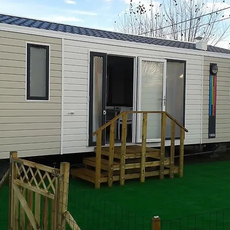 Chalet Park Zeeberm Kemping
